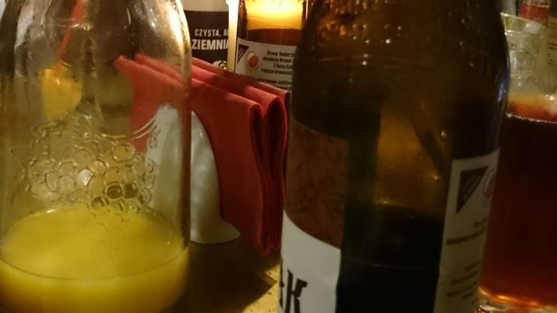 Trzy promile, czwórka dzieci w mieszkaniu. Mama zatrzymana