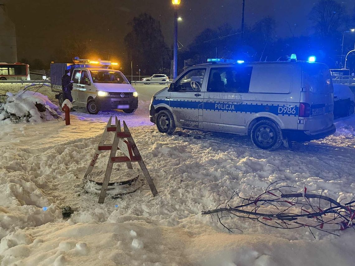 Trzylatka wpadła do studzienki. Jak do tego doszło?