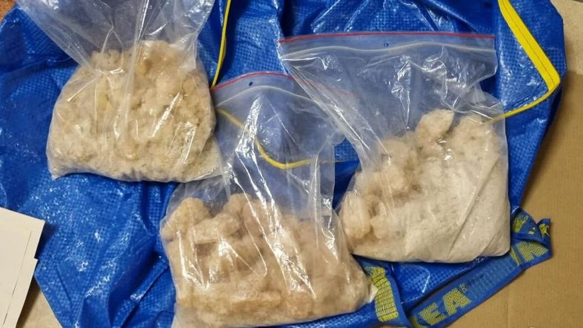 Trzymali to w garażu. Policja przejęła 11 kg zabronionych sukstancji Trzymali to w garażu. Policja przejęła 11 kg zabronionych sukstancji