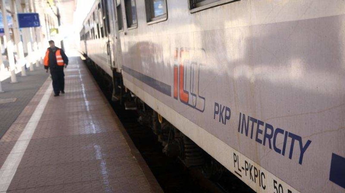 Trzynaście godzin z Lublina do Helu bez wagonu sypialnego. "To jedyne połączenie nad morze" Trzynaście godzin z Lublina do Helu bez wagonu sypialnego. "To jedyne połączenie nad morze"