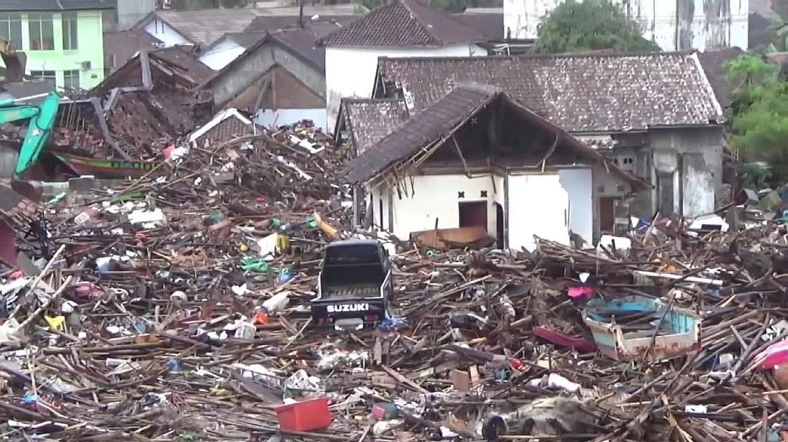 Tsunami w Indonezji. Ponad 400 ofiar, 154 osoby uznaje się za zaginione