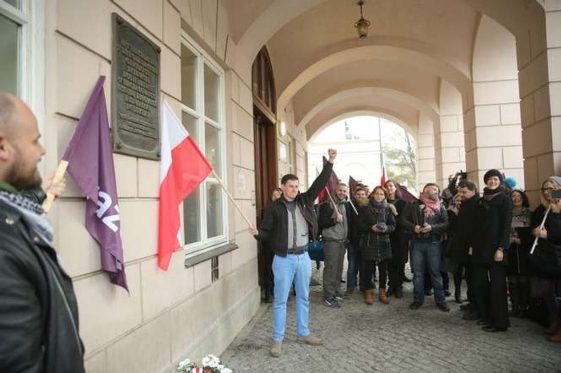 Tu powstał rząd Ignacego Daszyńskiego. PPS i Razem upamiętniły rocznicę (zdjęcia) Tu powstał rząd Ignacego Daszyńskiego. PPS i Razem upamiętniły rocznicę (zdjęcia)
