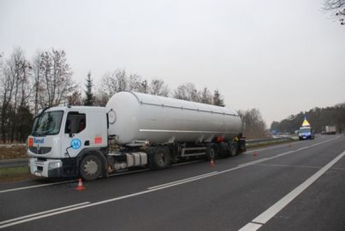 Tuligłowy: Zderzenie dwóch ciężarówek na drodze krajowej nr 17 Tuligłowy: Zderzenie dwóch ciężarówek na drodze krajowej nr 17