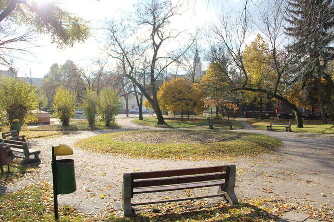 Tutaj stanie pomnik Lecha i Marii Kaczyńskich. Ale budowa się opóźni