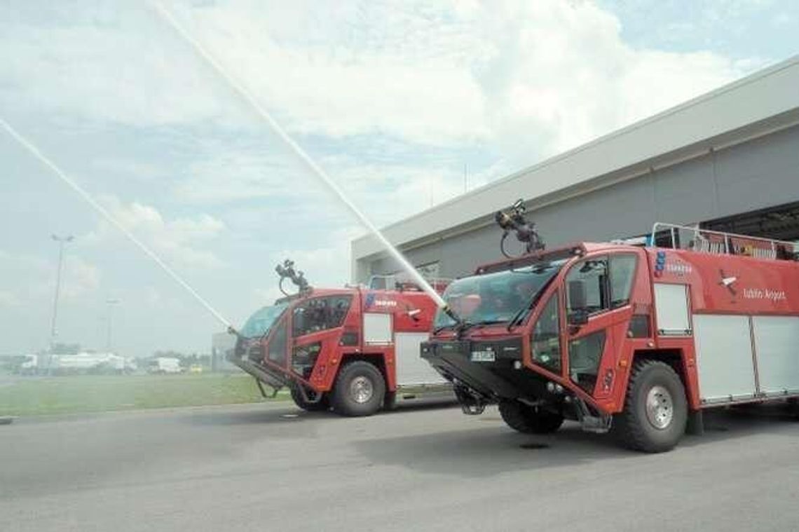 Tutaj strażak ma tylko trzy minuty. Jak się pracuje na lotnisku?