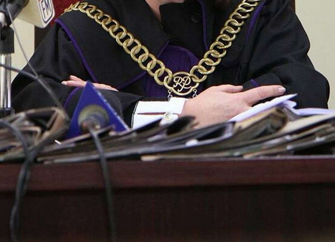 Tylko nagana dla sędzi za pół roku nieobecności 