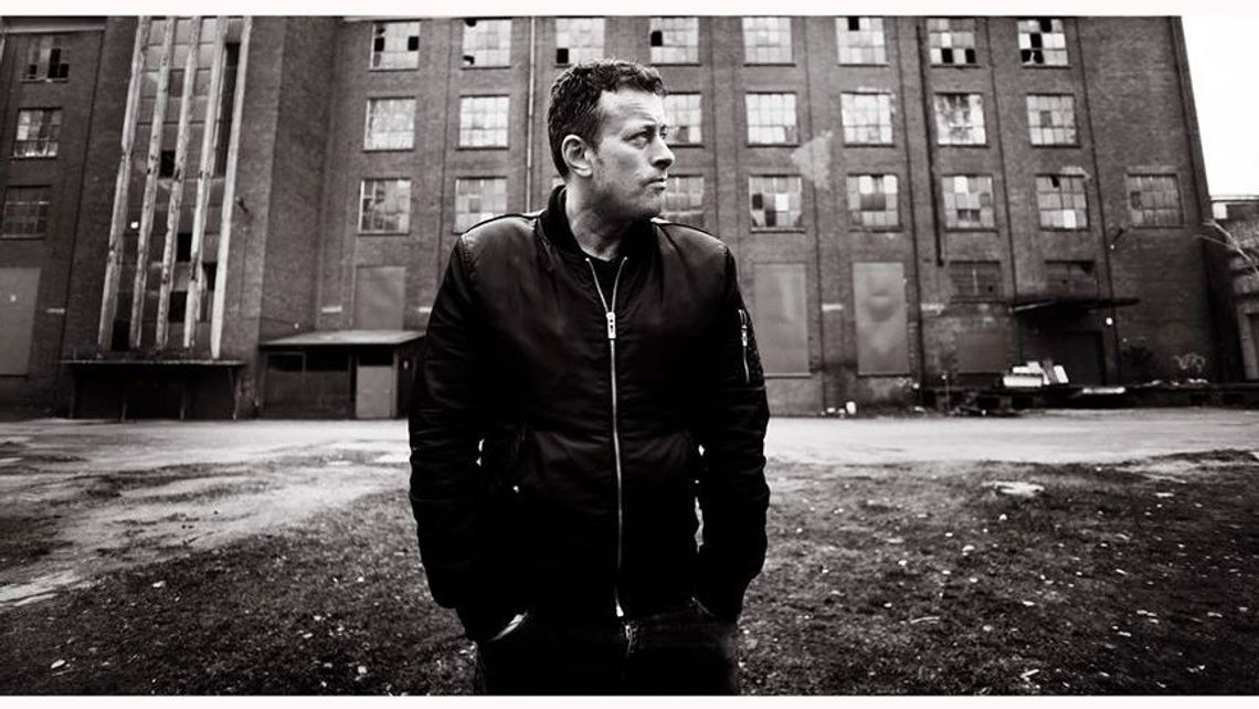 Tymański w hołdzie Ciechowskiemu w Domu Kultury