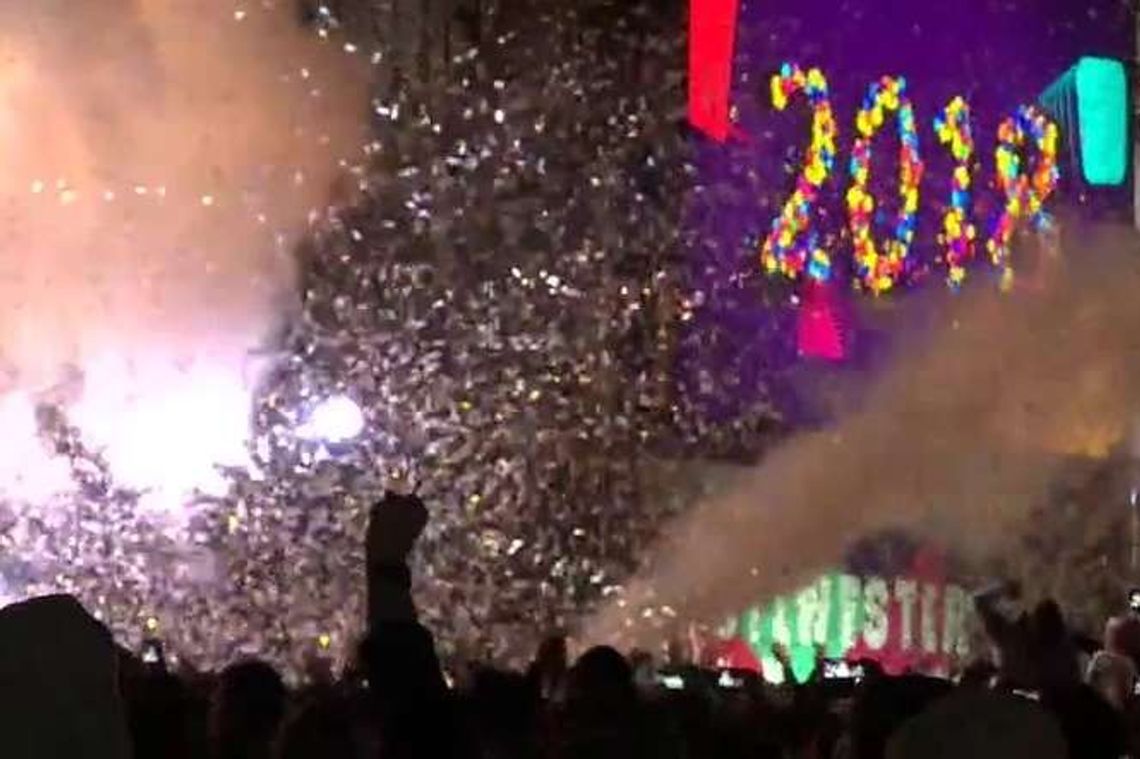 Tysiące fajerwerków i huczna zabawa. Polacy powitali Nowy Rok