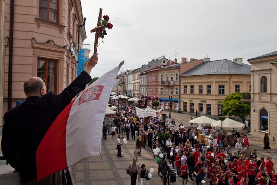 Tysiące osób na marszu życia w Lublinie (zdjęcia) Tysiące osób na marszu życia w Lublinie (zdjęcia)