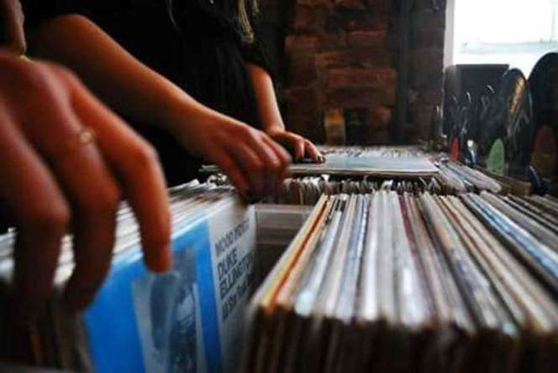 Tysiące Winyli na Dzikim Wschodzie! Tysiące Winyli na Dzikim Wschodzie!