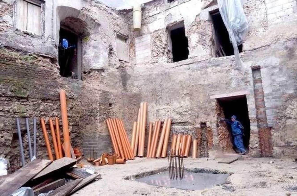 Tysiące znalezisk w kamienicy przy ul. Dominikańskiej. Powstanie tu hotel ze SPA Tysiące znalezisk w kamienicy przy ul. Dominikańskiej. Powstanie tu hotel ze SPA