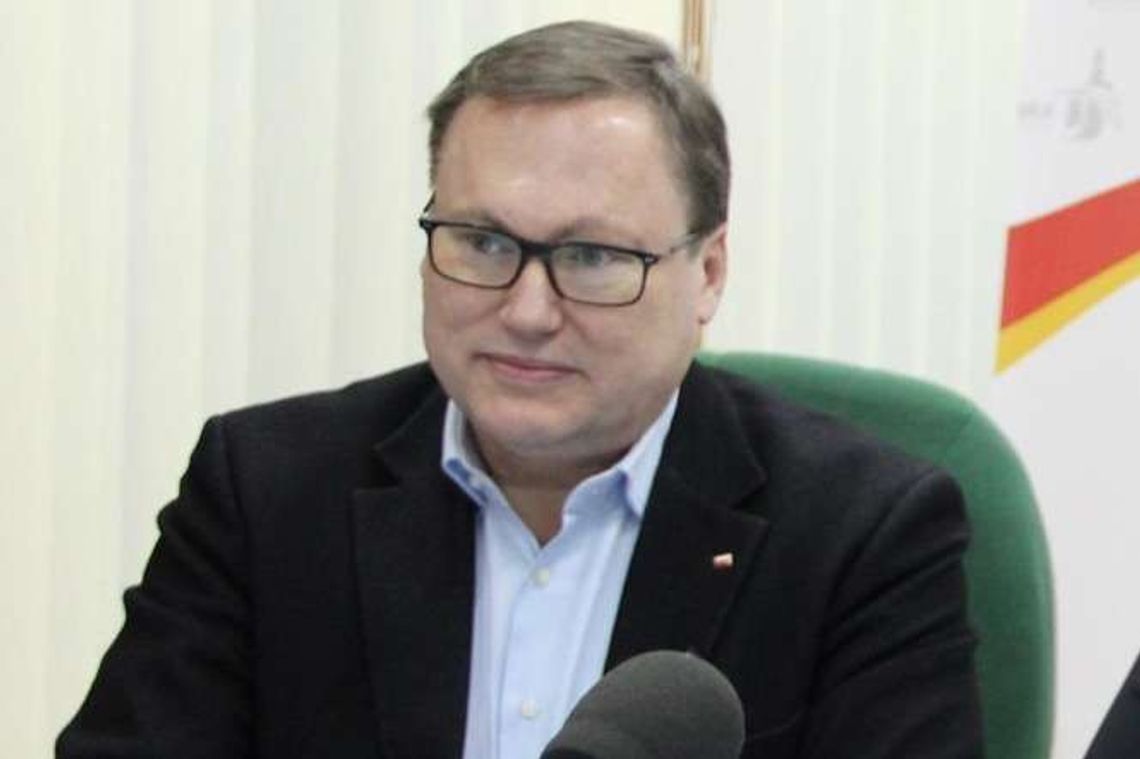 Uchodźcy do Białej Podlaskiej nie przyjadą, ale senator i tak chce płotu na granicy