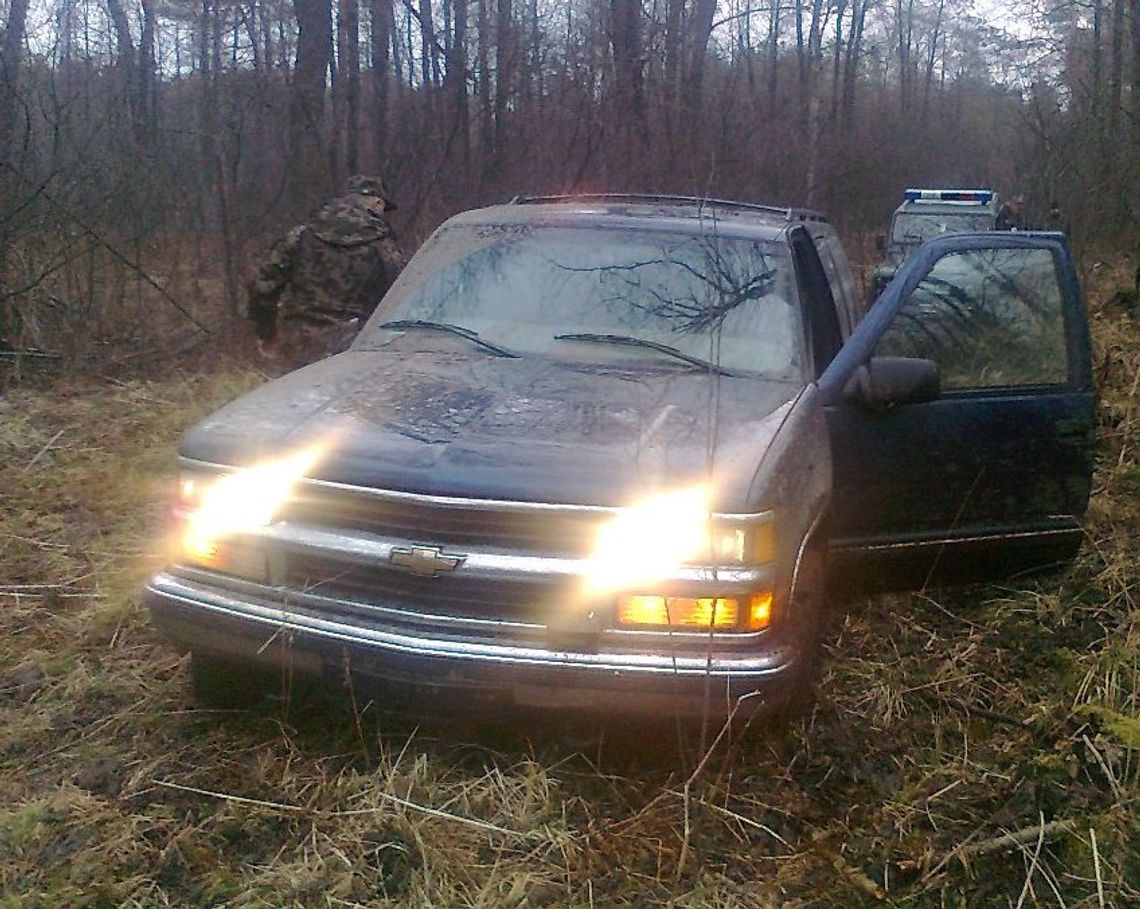Uciekał przed strażą. Miał 30 tys. paczek nielegalnych papierosów Uciekał przed strażą. Miał 30 tys. paczek nielegalnych papierosów