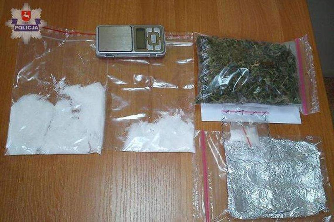 Uciekała przed policjantami i uszkodziła radiowóz. Miała narkotyki