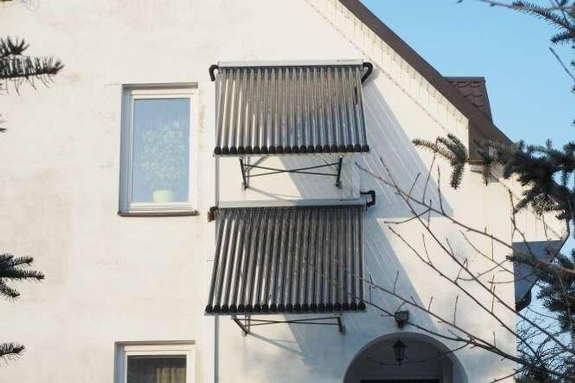 Ucieszyli się z dotacji do ekologicznych kotłów i solarów. Teraz przykra niespodzianka Ucieszyli się z dotacji do ekologicznych kotłów i solarów. Teraz przykra niespodzianka