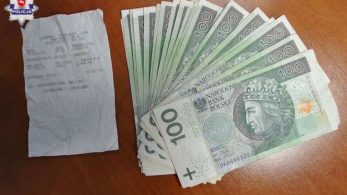 Uczciwy znalazca. Odniósł pieniądze na policję 