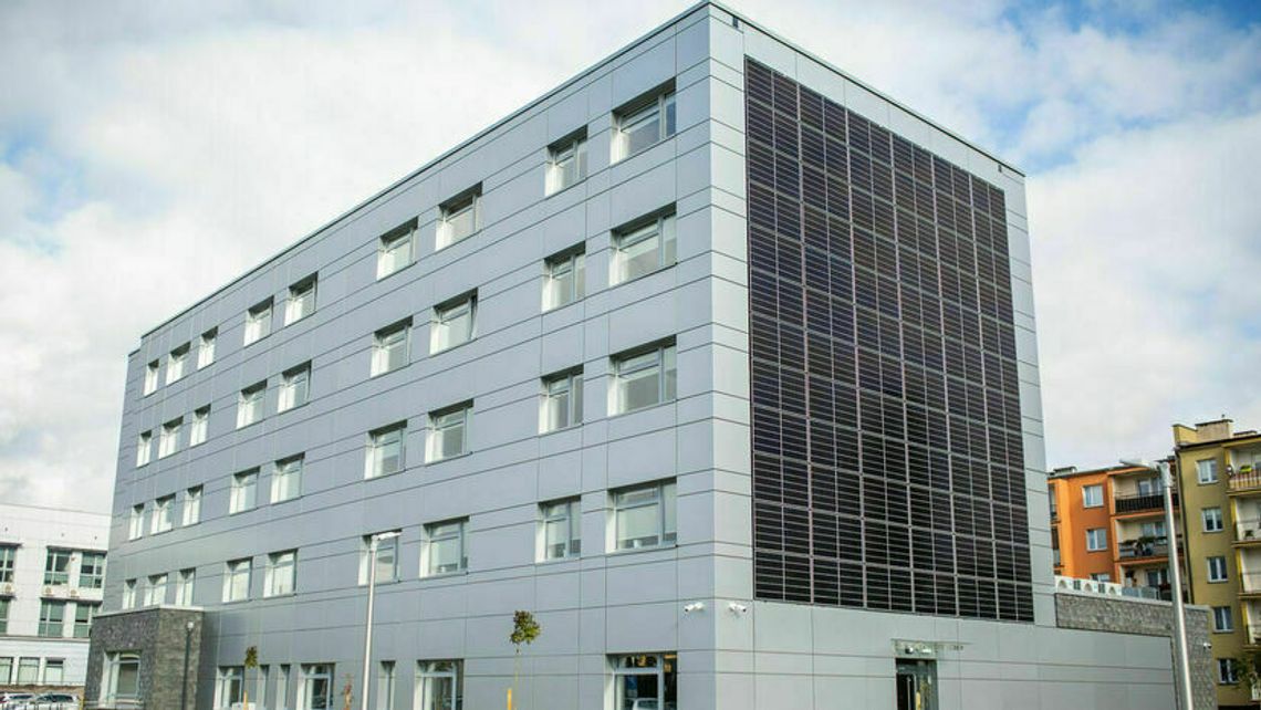 Uczelnia zaczyna kształcić położne. Szpital już chce przyjąć do pracy cały rocznik