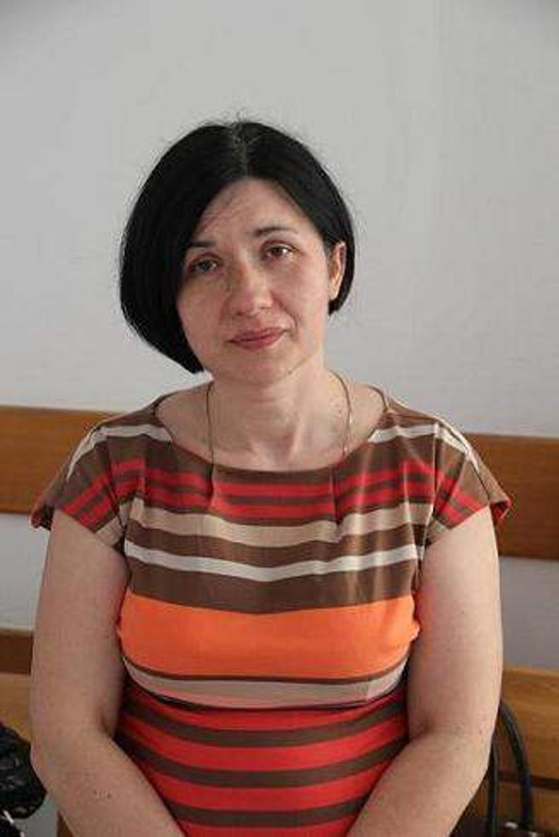 Uczeń usiadł na uczennicy. Nauczycielka zrobiła notatkę i straciła pracę