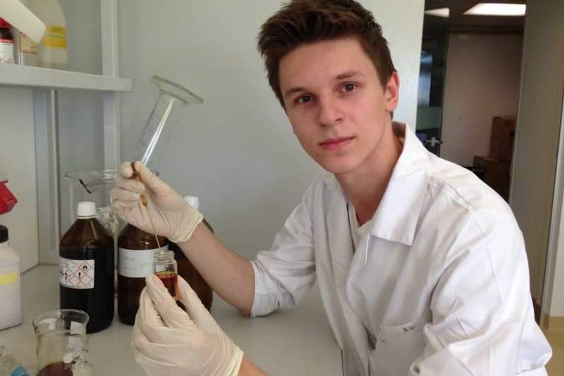 Uczeń z Lublina odkrył substancję, która hamuje Alzheimera Uczeń z Lublina odkrył substancję, która hamuje Alzheimera