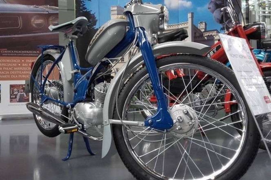 Uczniowie odnowili starego "komarka". Ma 48 lat, a wygląda jak z fabryki Uczniowie odnowili starego "komarka". Ma 48 lat, a wygląda jak z fabryki