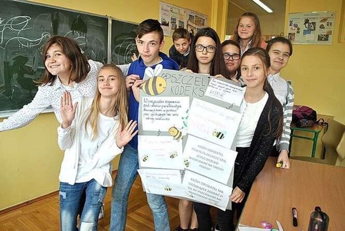 Uczniowie wygrali sprzęt do szkolnej pracowni. Co musieli zrobić?