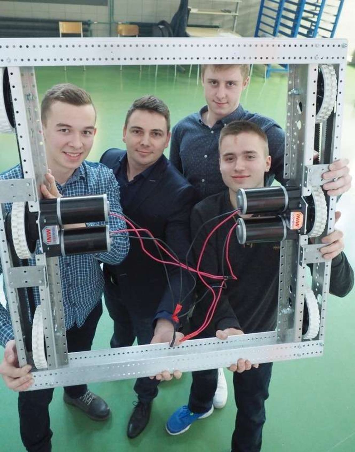 Uczniowie z Kraśnika w prestiżowym konkursie. Konstruują robota rycerza Uczniowie z Kraśnika w prestiżowym konkursie. Konstruują robota rycerza