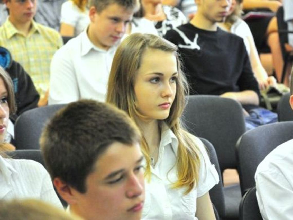Uczniowie zaczęli dzisiaj wakacje Uczniowie zaczęli dzisiaj wakacje