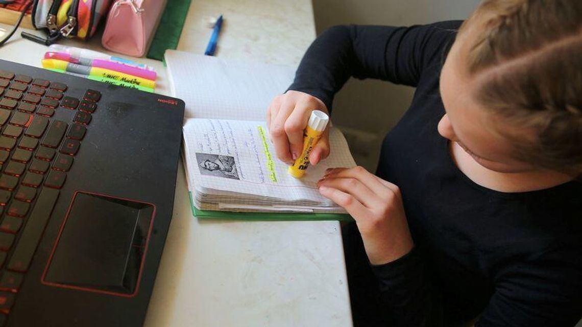 Uczniowie źle znoszą naukę zdalną. Ale do psychologa wstydzą się pójść