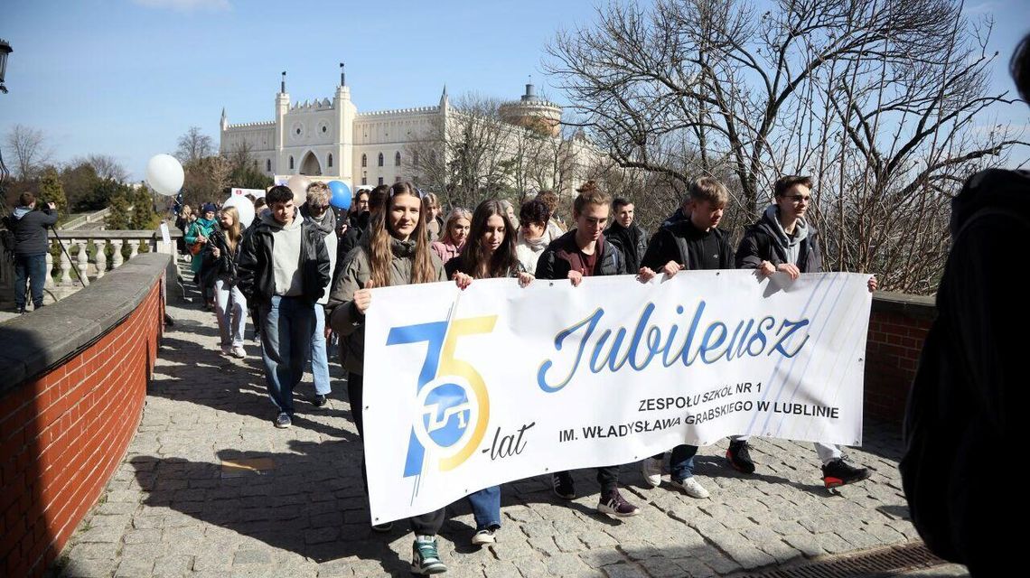 Uczy już od 75 lat. Jubileusz Zespołu Szkół nr 1 w Lublinie Uczy już od 75 lat. Jubileusz Zespołu Szkół nr 1 w Lublinie