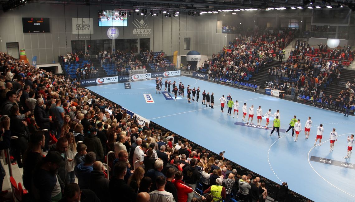 "Udało się zrobić coś, co wydawało się niemożliwe". Nowa hala w Puławach otwarta