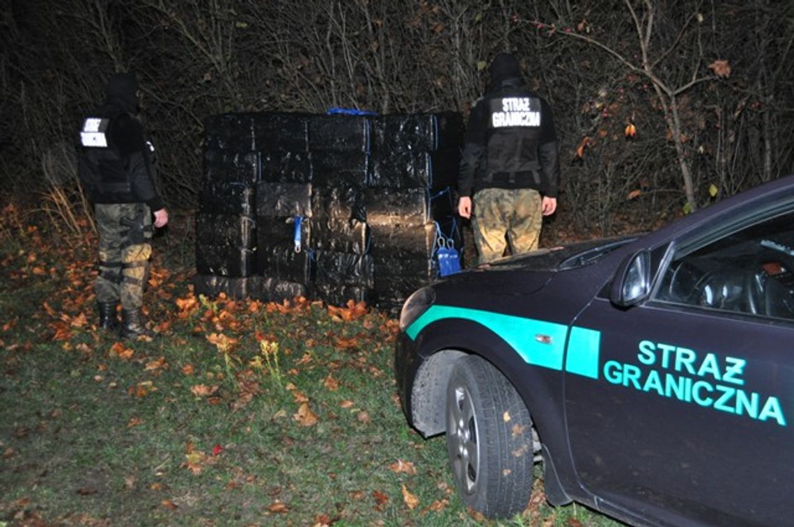 Udaremniono przemyt 240 tys. sztuk papierosów przez rzekę