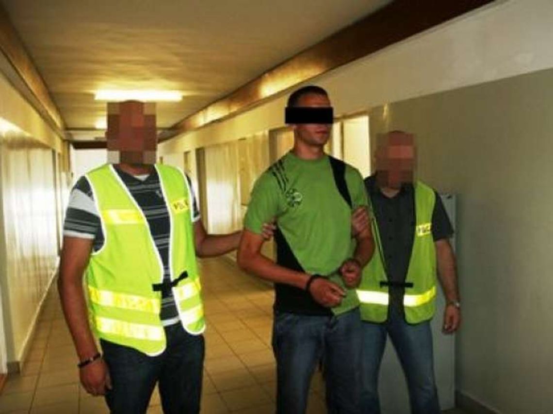 Udawał policjanta i groził plastikowym pistoletem