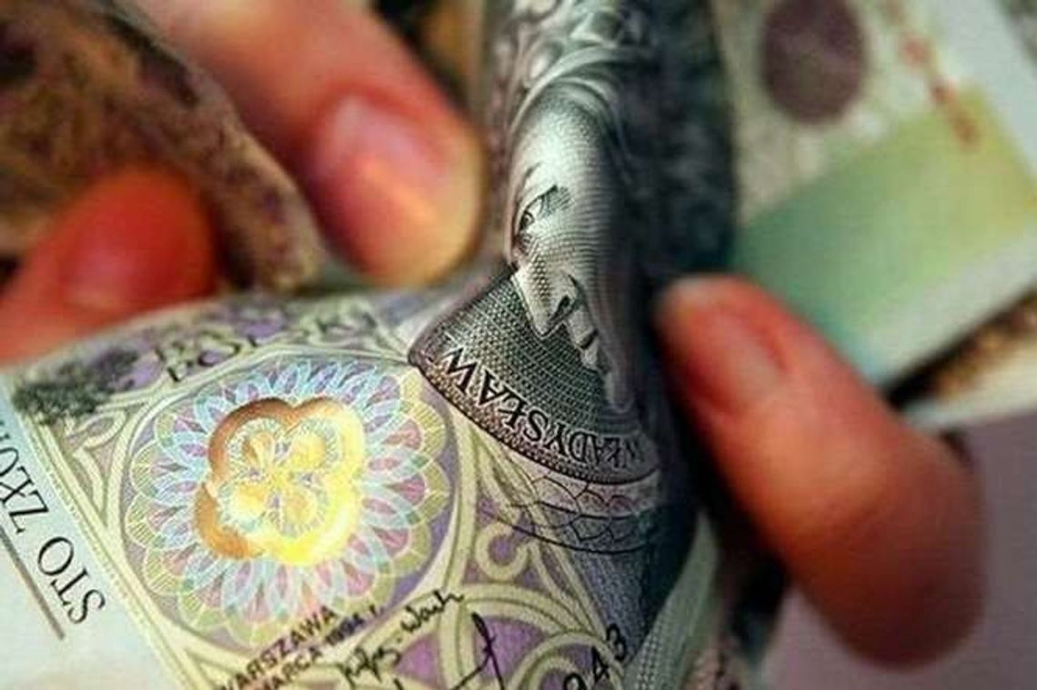 Udawał strażnika miejskiego. Wypisał fałszywy mandat i wyłudził 150 zł Udawał strażnika miejskiego. Wypisał fałszywy mandat i wyłudził 150 zł