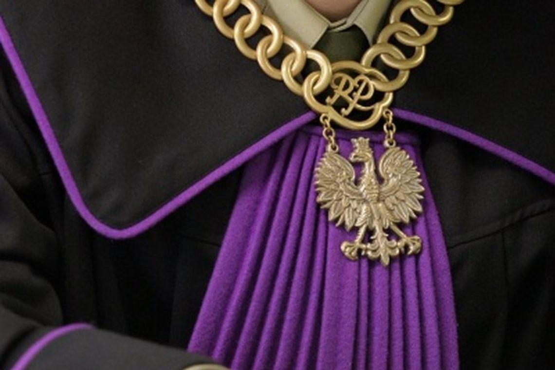 Uderzali psami o drzewo, a potem obcieli im łby. Usłyszeli już wyrok