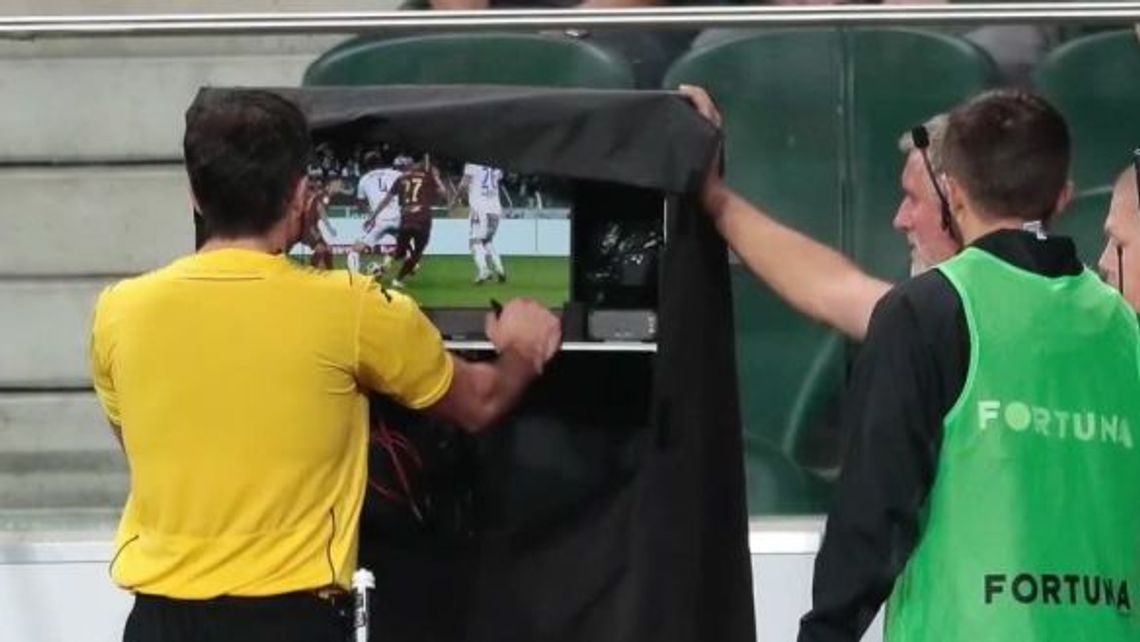 UEFA potwierdza - VAR w Lidze Mistrzów jeszcze w tym sezonie UEFA potwierdza - VAR w Lidze Mistrzów jeszcze w tym sezonie