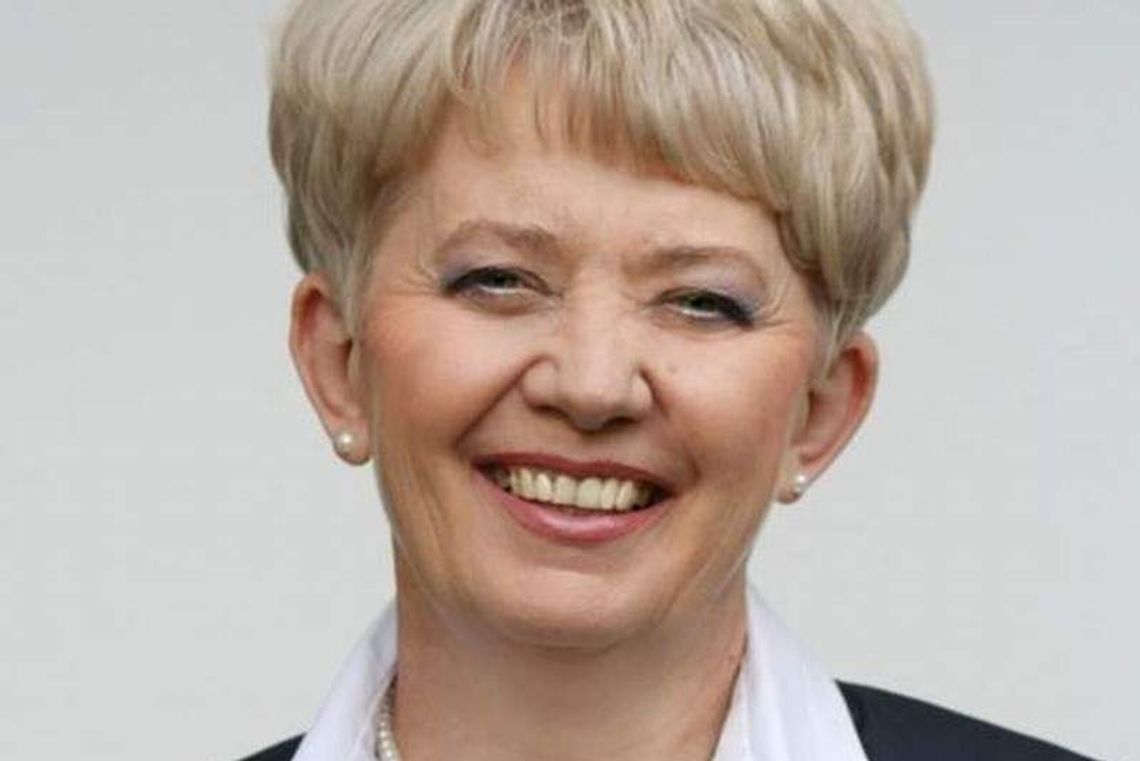 Ujmujący i zjednujący pan sekretarz. Tak burmistrz tłumaczy wybór