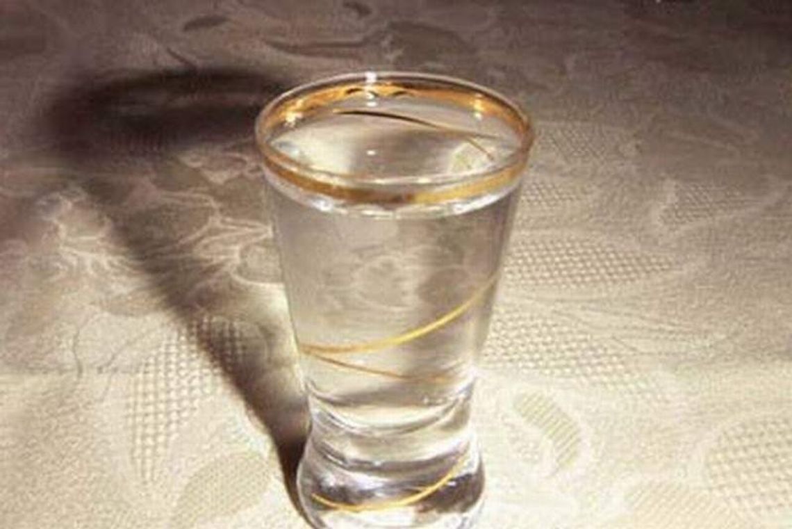 Ukradł alkohol. Wpadł przy kieliszku