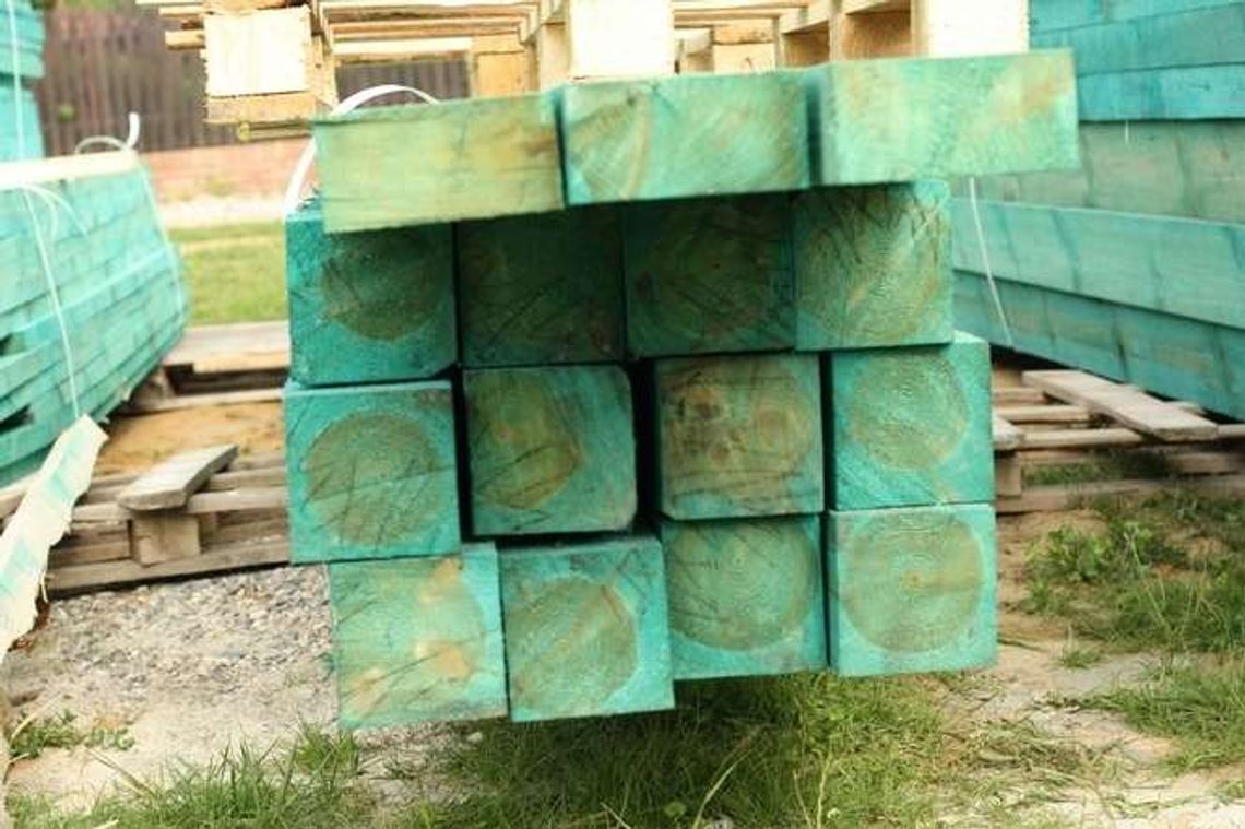 Ukradł blachodachówkę i położył ją na swoim domu