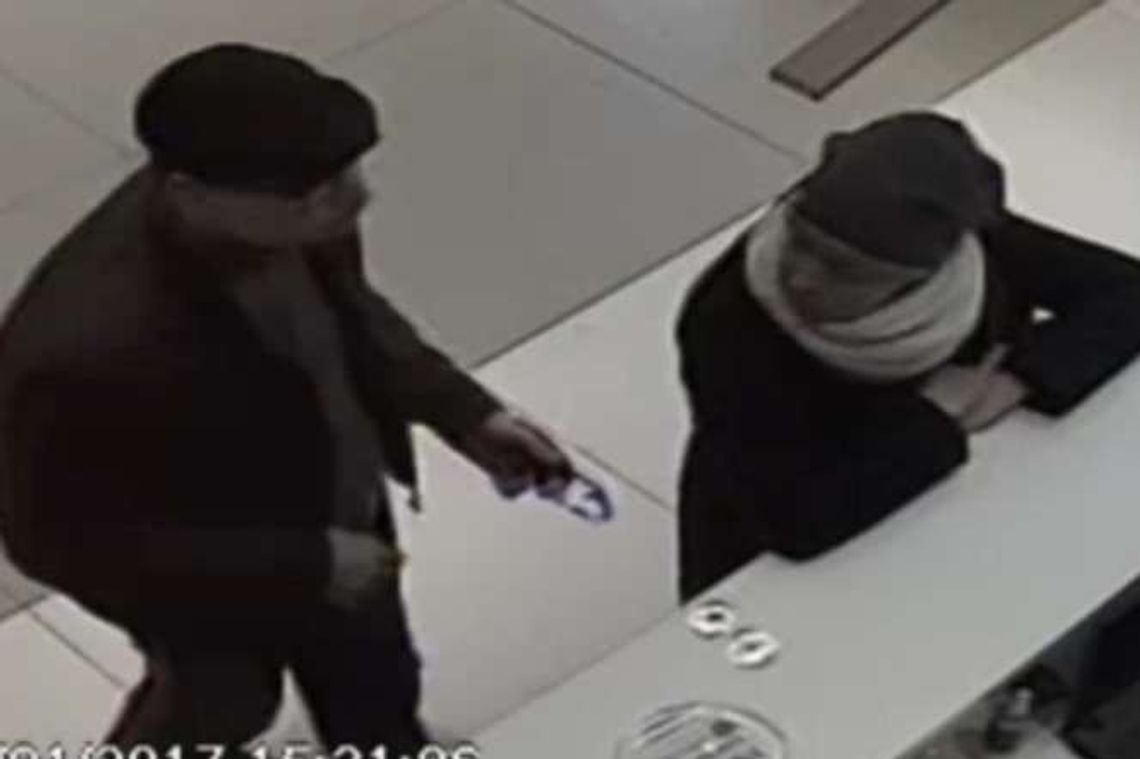 Ukradli okulary warte 1000 zł. Szuka ich policja (nagranie z monitoringu)