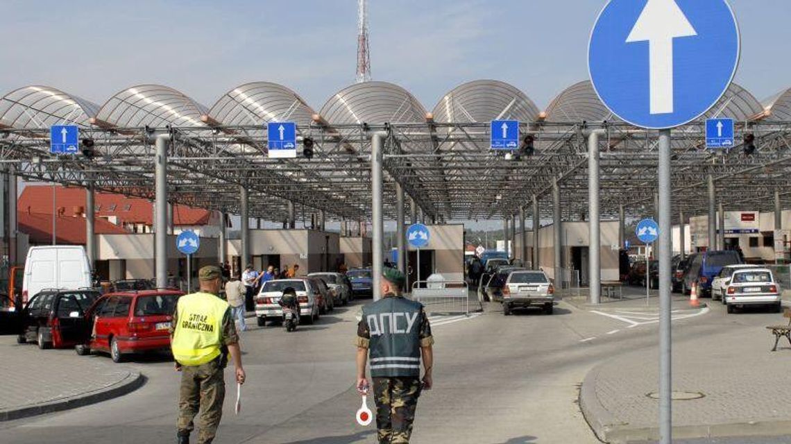 Ukraiński tir wjechał na przejście graniczne w Hrebennem, a w nim kierowca z 3 promilami Ukraiński tir wjechał na przejście graniczne w Hrebennem, a w nim kierowca z 3 promilami