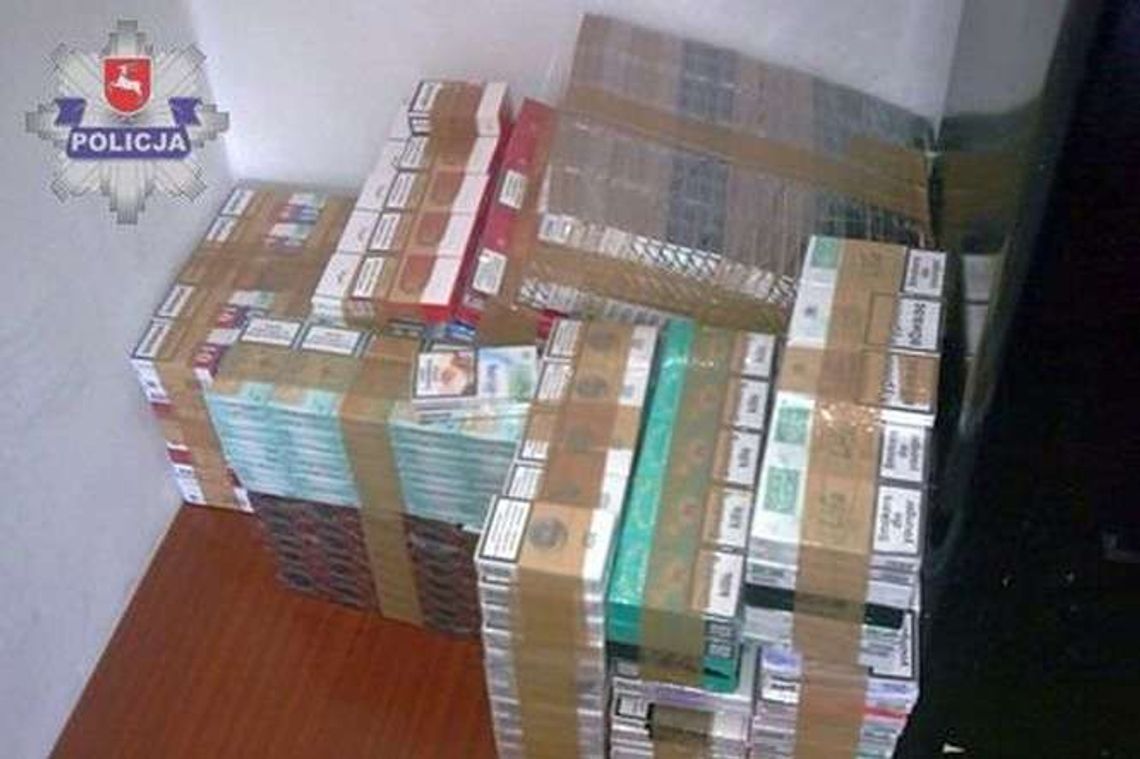 Ukrył kontrabandę w koszu. 900 paczek papierosów bez akcyzy