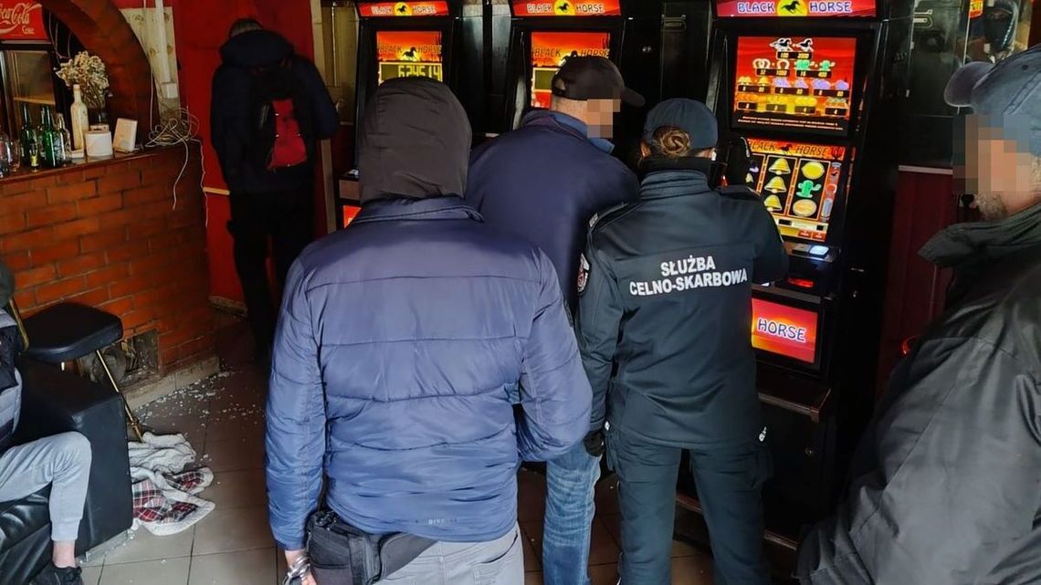 Ukrywał się przed policją – wpadł w nielegalnym kasynie Ukrywał się przed policją – wpadł w nielegalnym kasynie