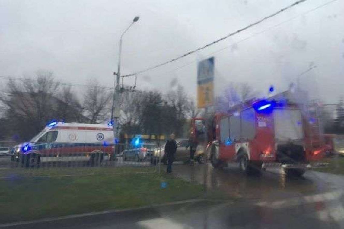Ul. Armii Krajowej: Zderzenie aut. Jedna osoba w szpitalu