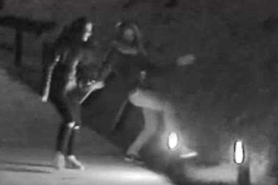 Ul. Głęboka: Szły i niszczyły słupki oświetleniowe. Szuka ich policja Ul. Głęboka: Szły i niszczyły słupki oświetleniowe. Szuka ich policja