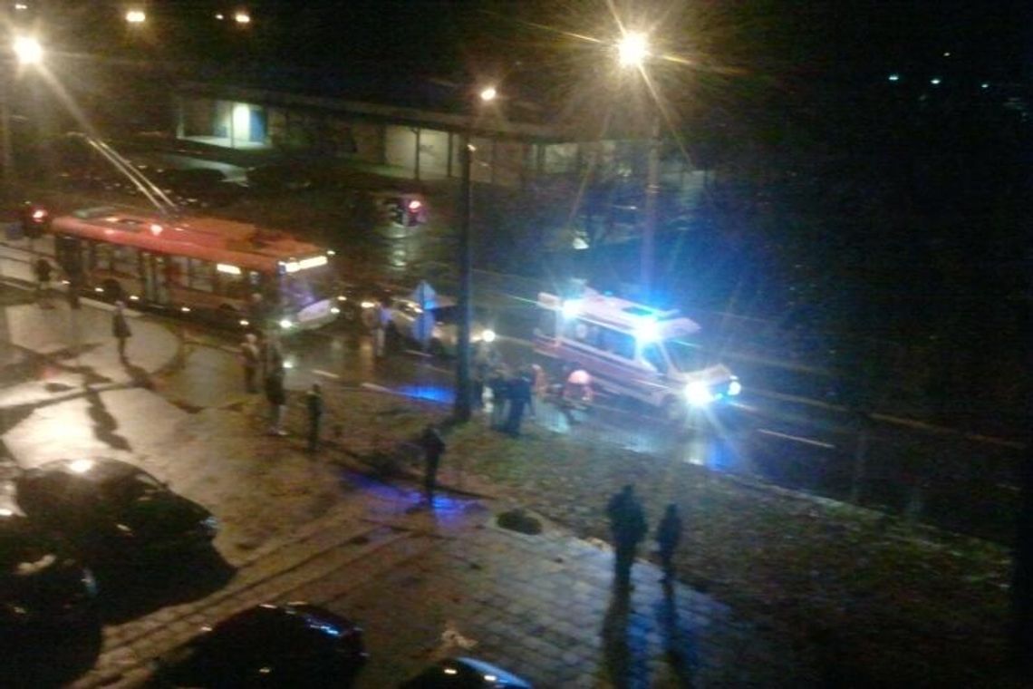 Ul. Gospodarcza: Kobieta potrącona przez trolejbus