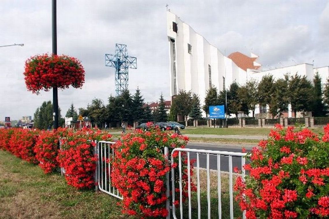 Ul. Jana Pawła II ma utonąć w kwiatach Ul. Jana Pawła II ma utonąć w kwiatach