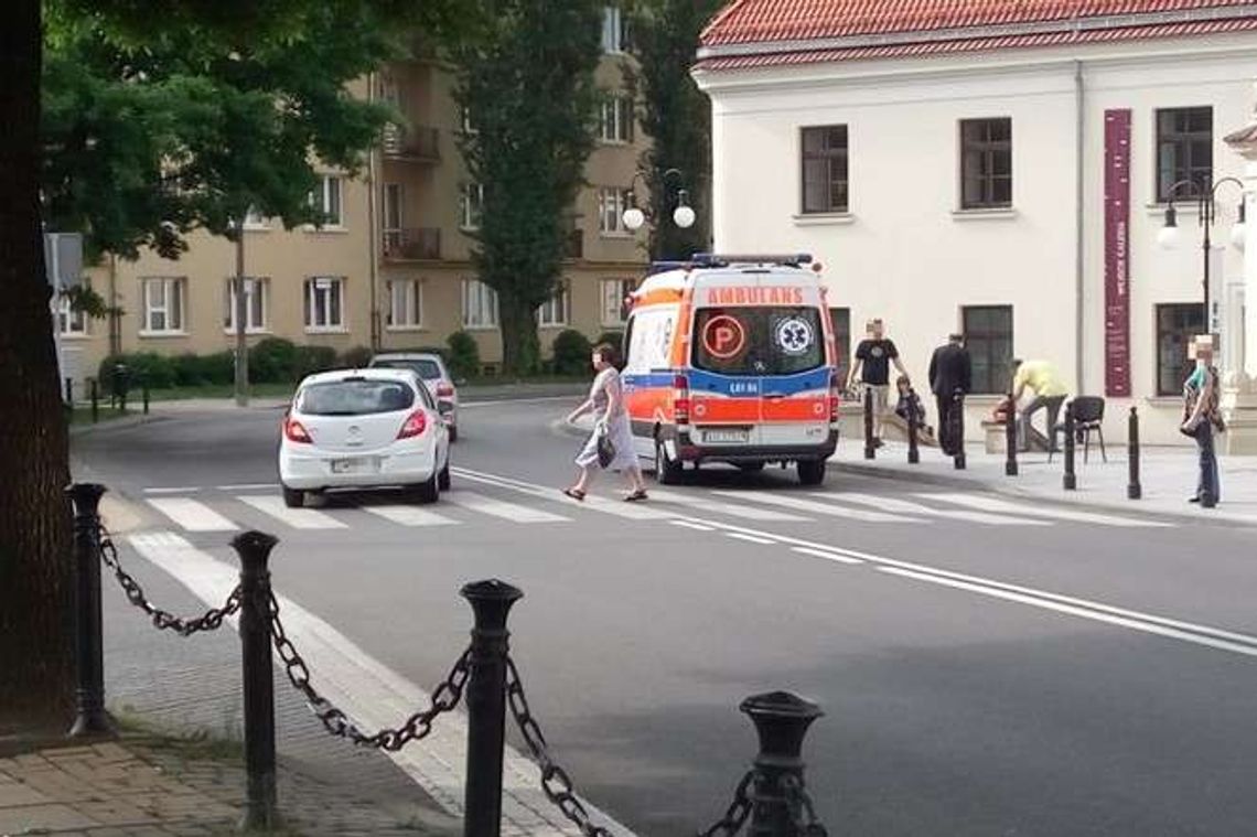 Ul. Kołłątaja: Piesza potrącona na przejściu