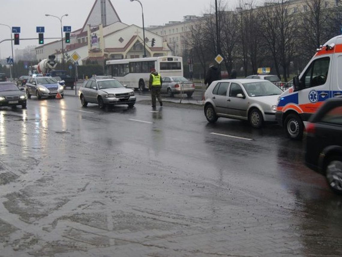 Ul. Krańcowa: Audi wjechało w volkswagena (zdjęcia)