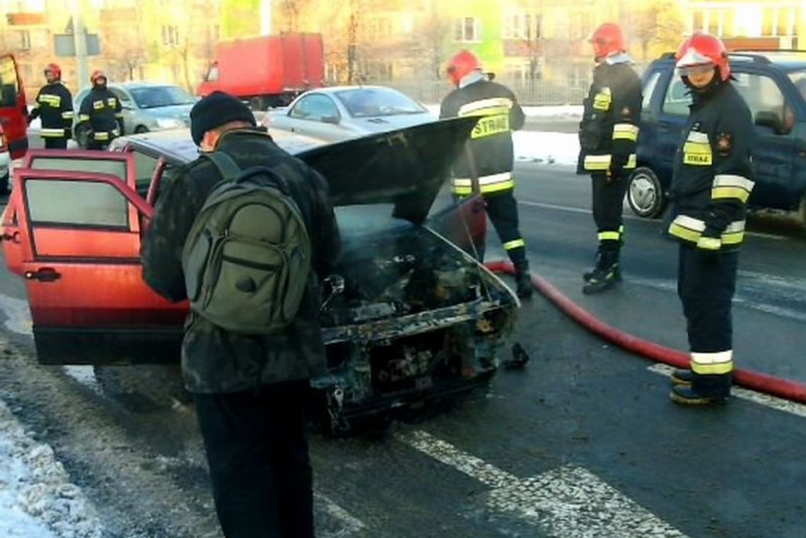 Ul. Łęczyńska: Spłonął fiat uno