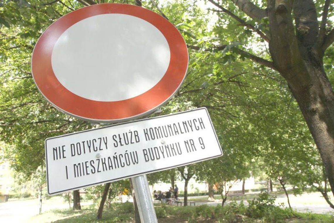 Ul. Lipińskiego: Zakaz wjazdu nie wszystkim się podoba Ul. Lipińskiego: Zakaz wjazdu nie wszystkim się podoba